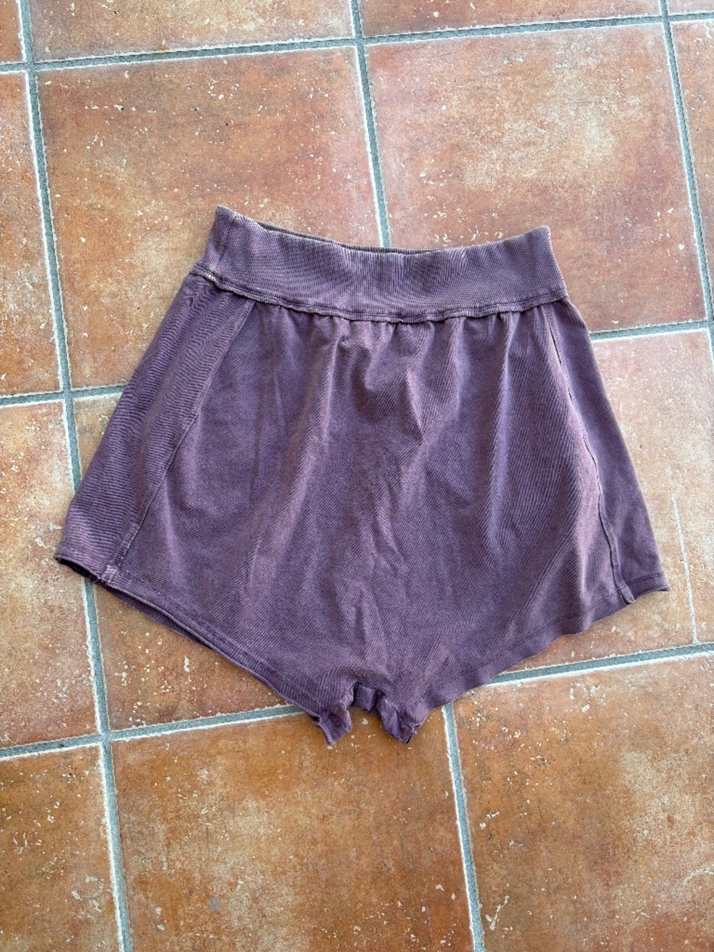 FREE PEOPLE MOVEMENT HOT SHOT HAREM SHORTS SIZE M OXBLOOD - Picture 3 of 7